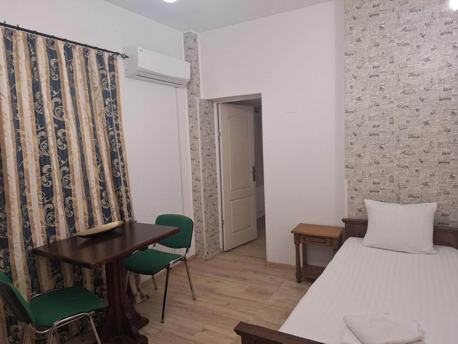 Vila Ris Piata Romana Bukares Bagian luar foto
