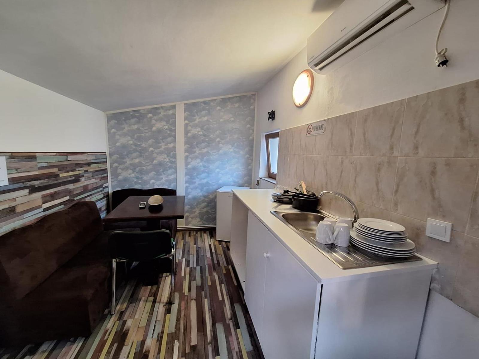 Vila Ris Piata Romana Bukares Bagian luar foto
